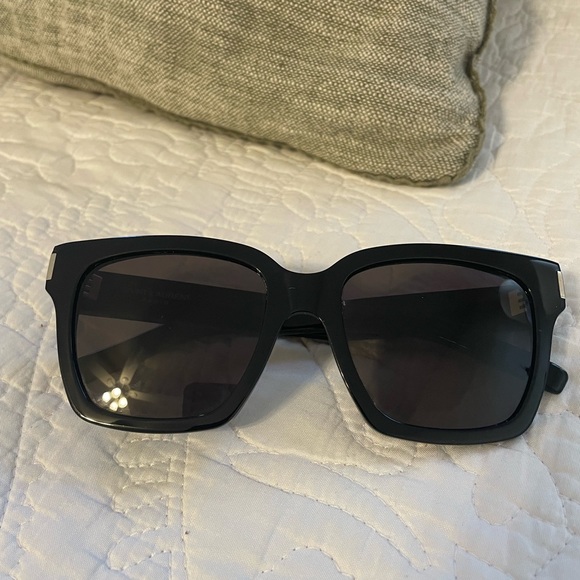 [Barely worn] Saint Laurent Women's SL 507 Sunglasses, Black-Black-Grey - Picture 1 of 7